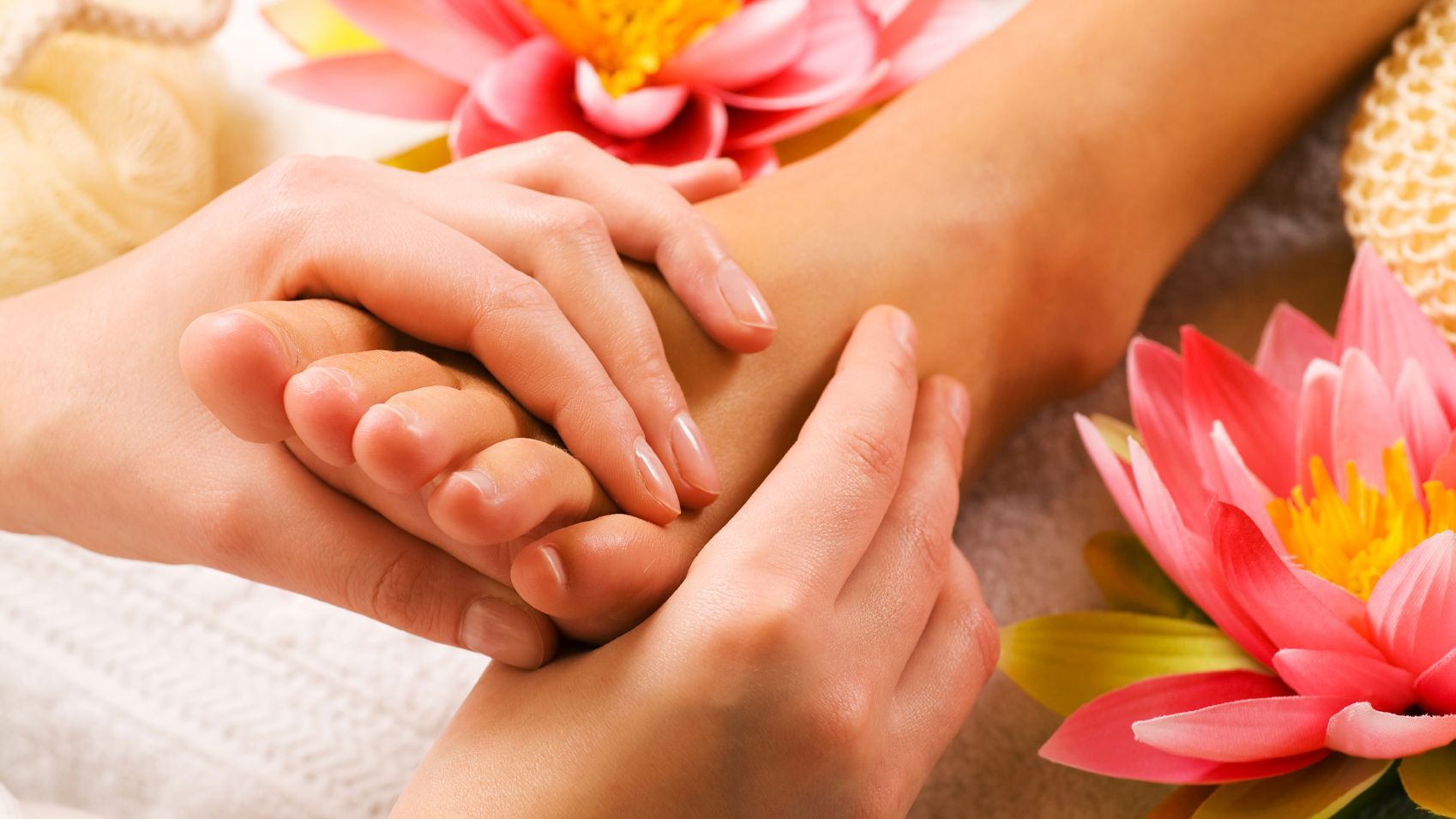 Entspannung von Kopf bis Fuß Die Ayurveda- Öl-Massage entspannt, Fußmassage