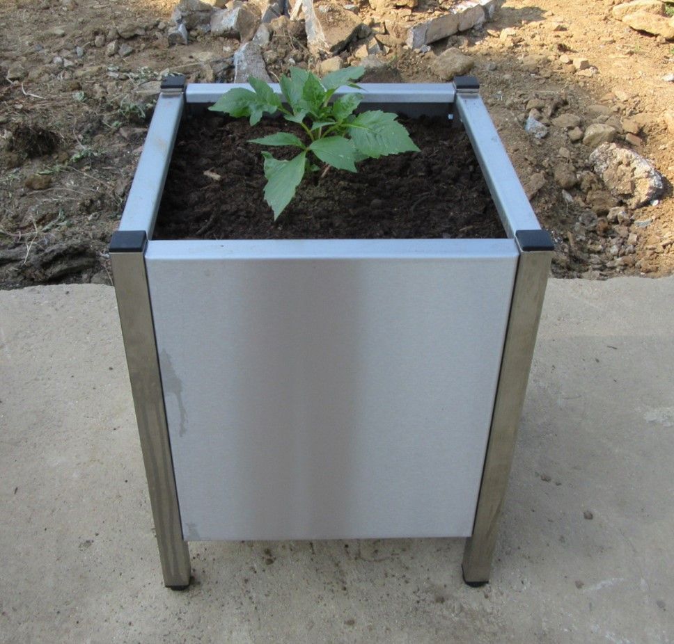 Planzkübel aus Edelstahl für Garten & Terrasse Planzkübel aus Edelstahl für Garten & Terrasse