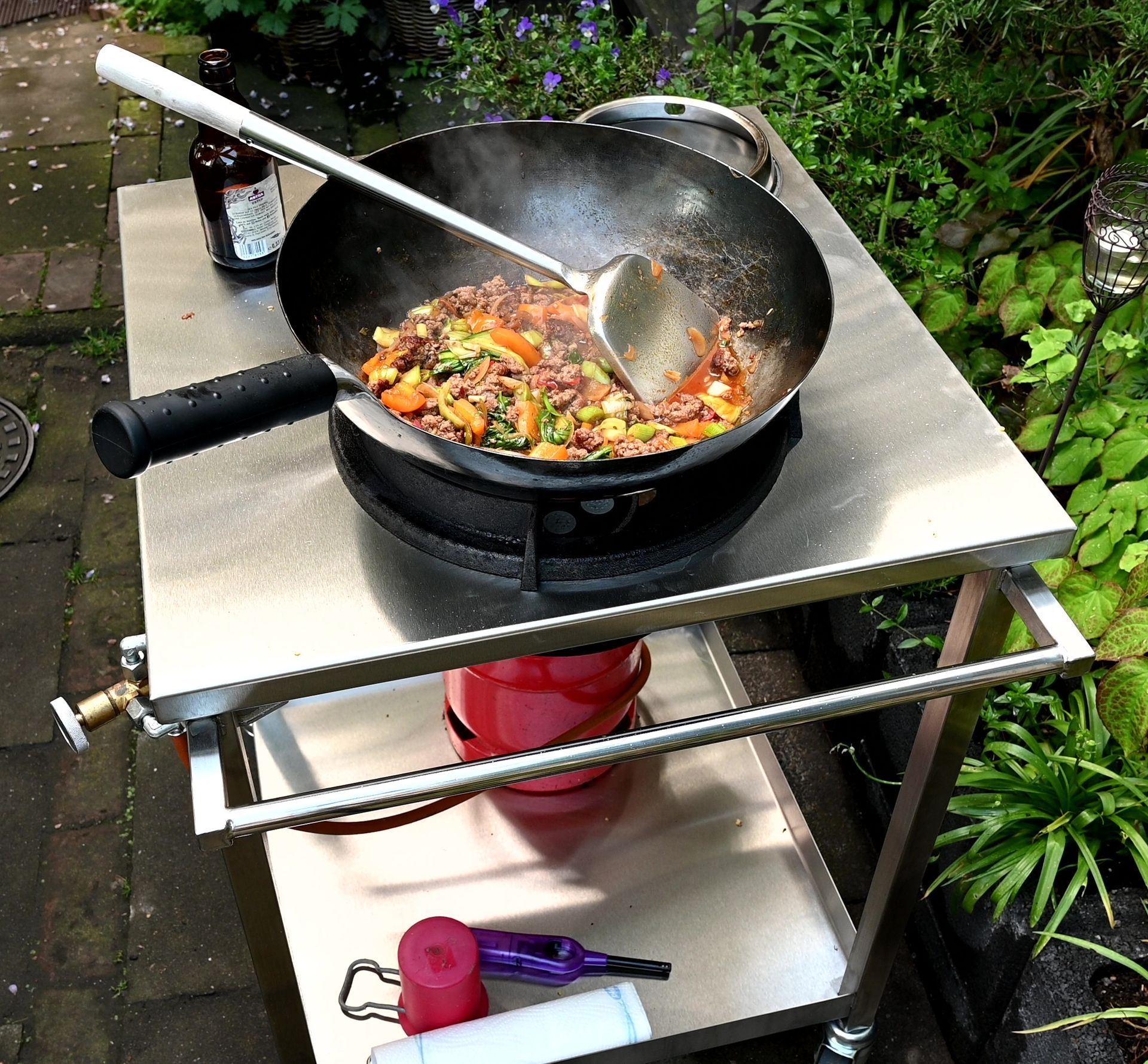 Wokwagen, maßgefertigt für Ihren Wokbrenner Wokwagen, maßgefertigt für Ihren Wokbrenner