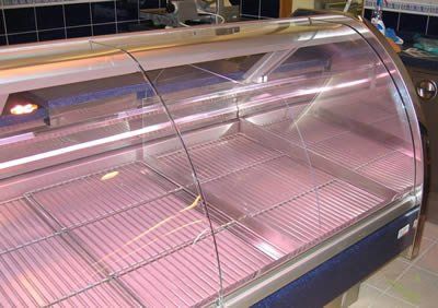 Roste aus Edelstahl nach Maß in einem Schaukasten Roste aus Edelstahl nach Maß, Gitterroste aus Edelstahl nach Maß