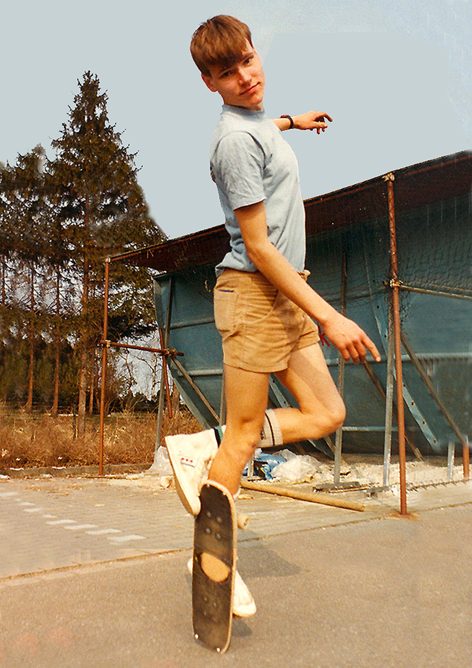 Crossfoot Pogo, Freestyle Skateboarding, Guenter Mokulys, 1986.