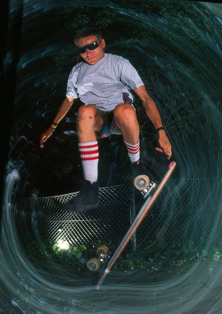 Fingerflip. Freestyle Skateboarding, Guenter Mokulys, 1989.