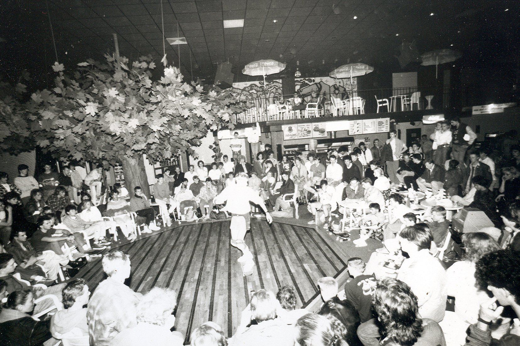 Skateboard Show in Hamburg. Freestyle Skateboarding, Guenter Mokulys. 1987.