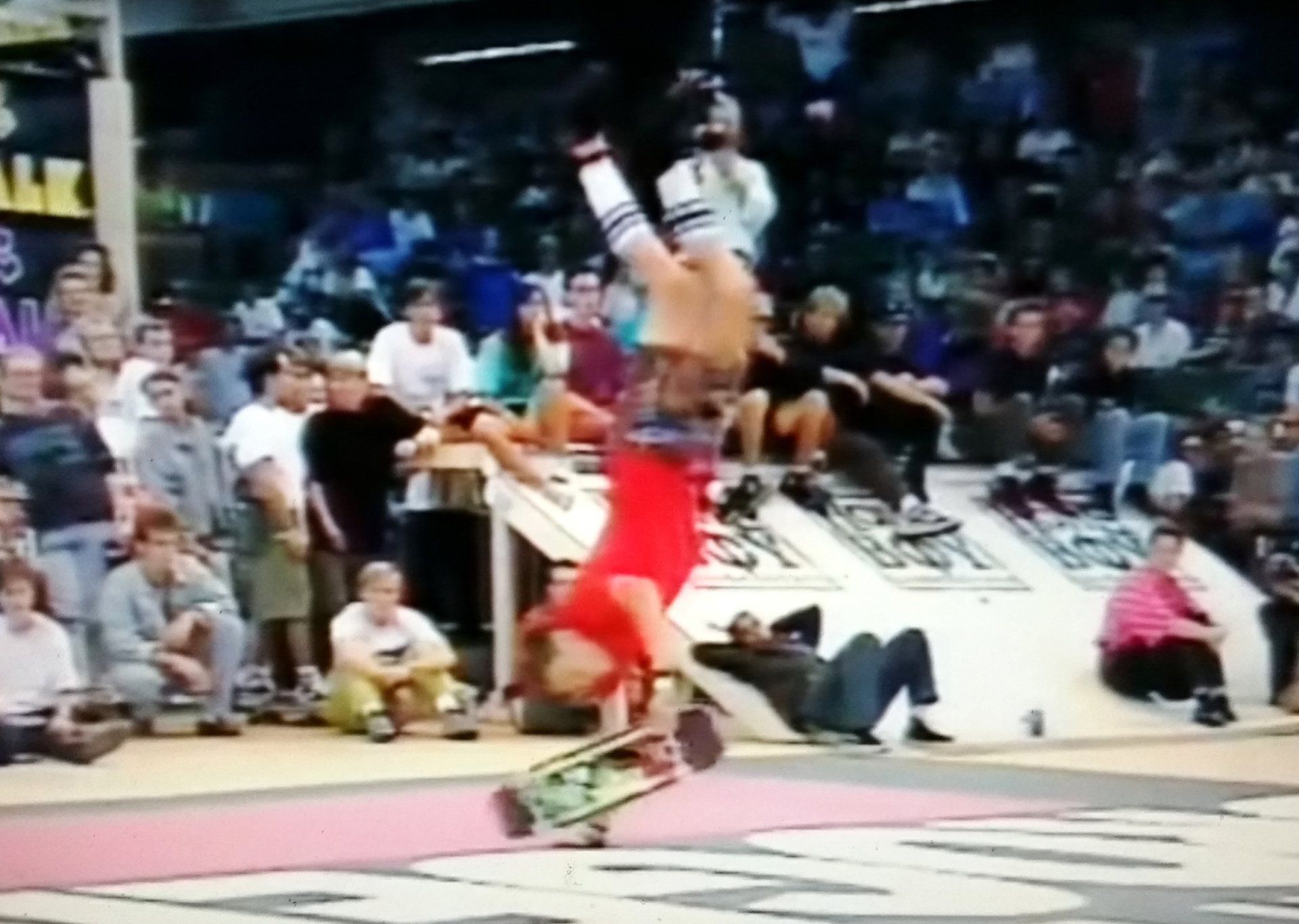 Weltmeisterschaft in Münster. 1te Platz bei den Profis, Guenter Mokulys. Freestyle Skateboarding. 1991.