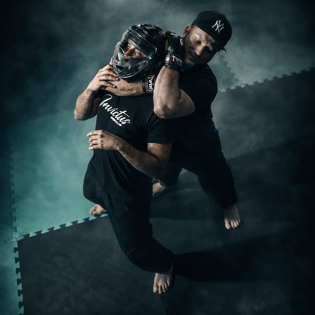 Kampfsport und Selbstverteidigung in Oldenburg. Kickboxen im Bereich Vollkontakt, K-1 und Leichtkontakt. Krav Maga für realistische Selbstverteidigung. Selbstverteidigung, Selbstbehauptung und Deeskalation für Kinder und Jugendliche.