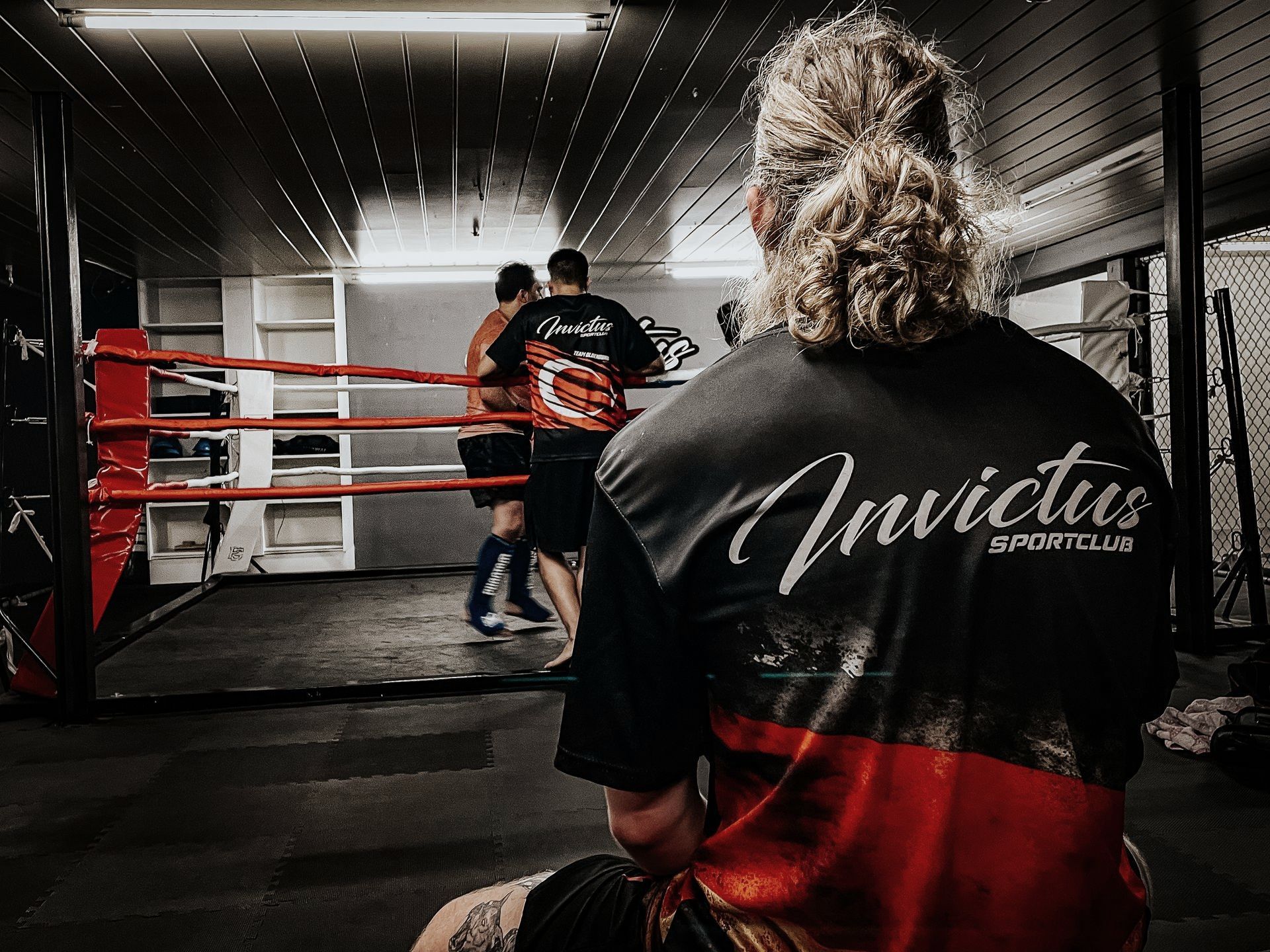 Kampfsport und Selbstverteidigung in Oldenburg. Kickboxen im Bereich Vollkontakt, K-1 und Leichtkontakt. Krav Maga für realistische Selbstverteidigung. Selbstverteidigung, Selbstbehauptung und Deeskalation für Kinder und Jugendliche.