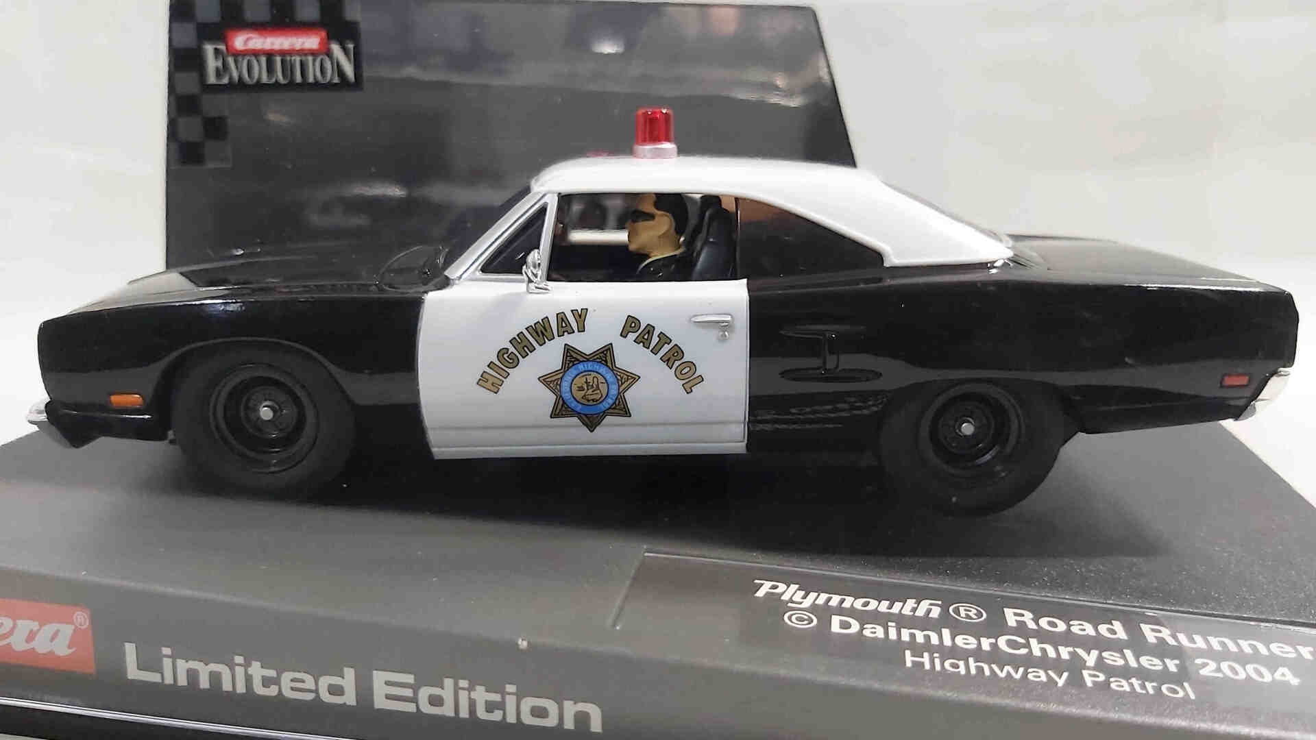 25787 Carrera Limited Edition 25787 Plymouth Road Runner Daimler Chrysler 2004 Highway Patrol