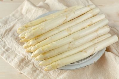 Spargel frisch halten