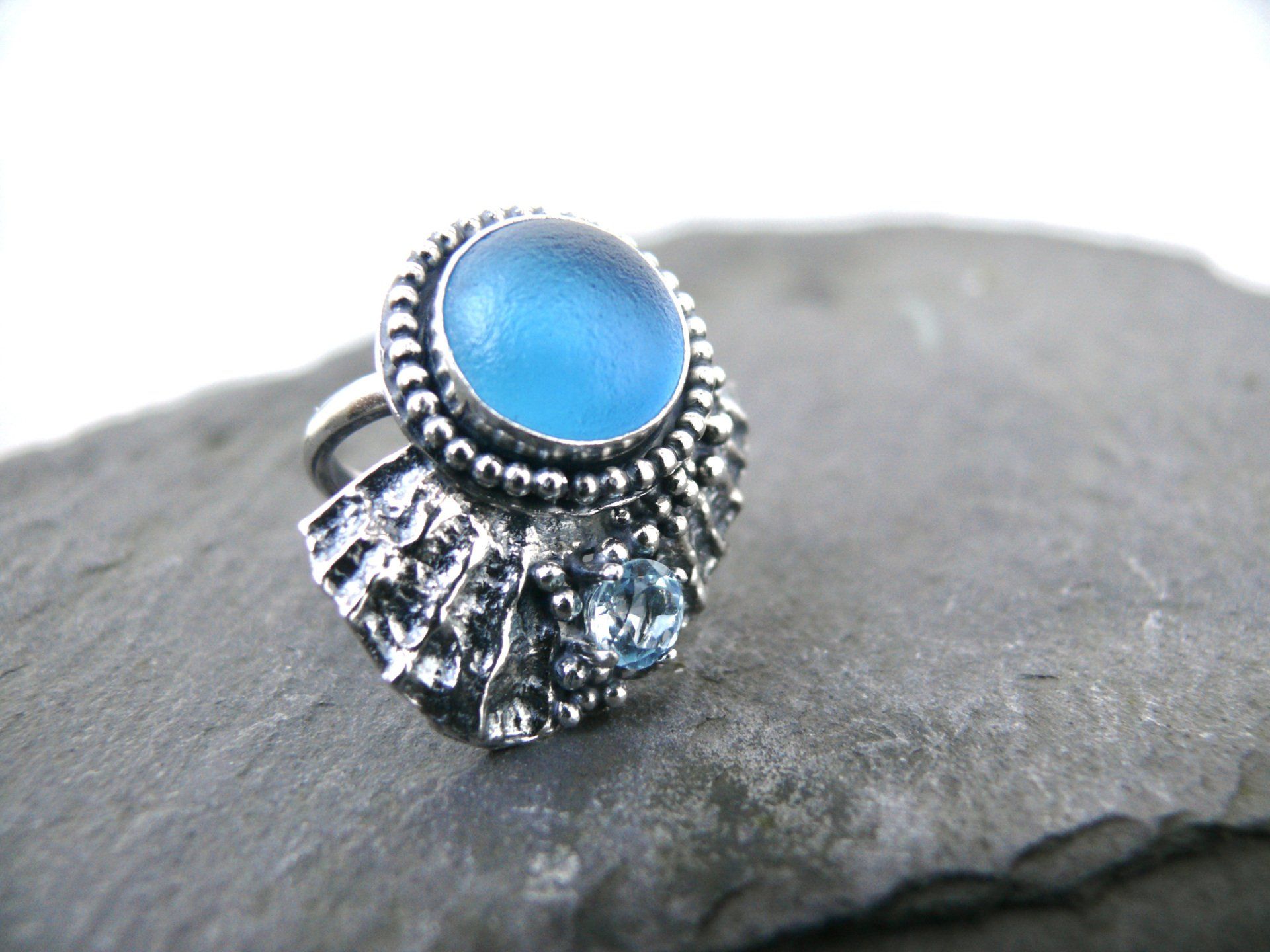 scottish sea glass ring made in scotland. Blue sea glass with shell design