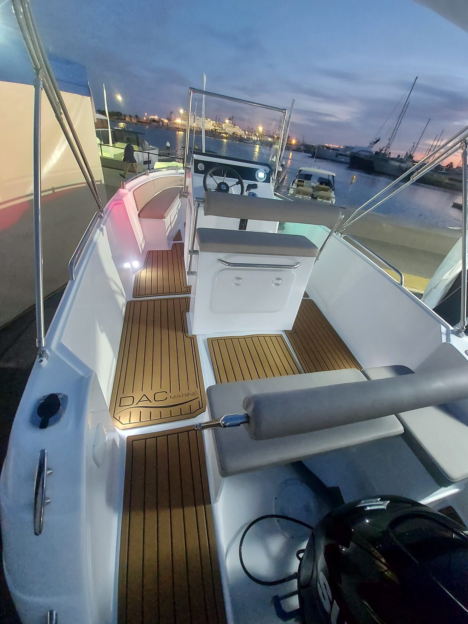 Luces en Bañera DAC MARINE