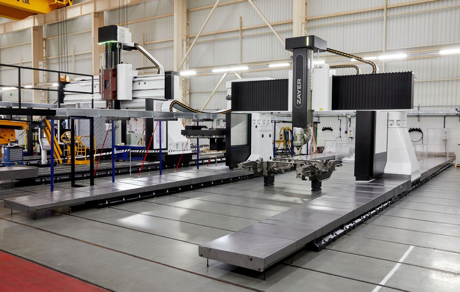 ZAYER Portalfräsmaschine – Präzisionsbearbeitung für große Bauteile