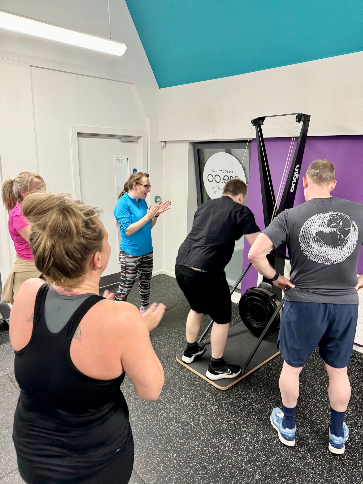 Glasgow PT Academy students training in level 3 personal training course at Smart Gym in Pollok