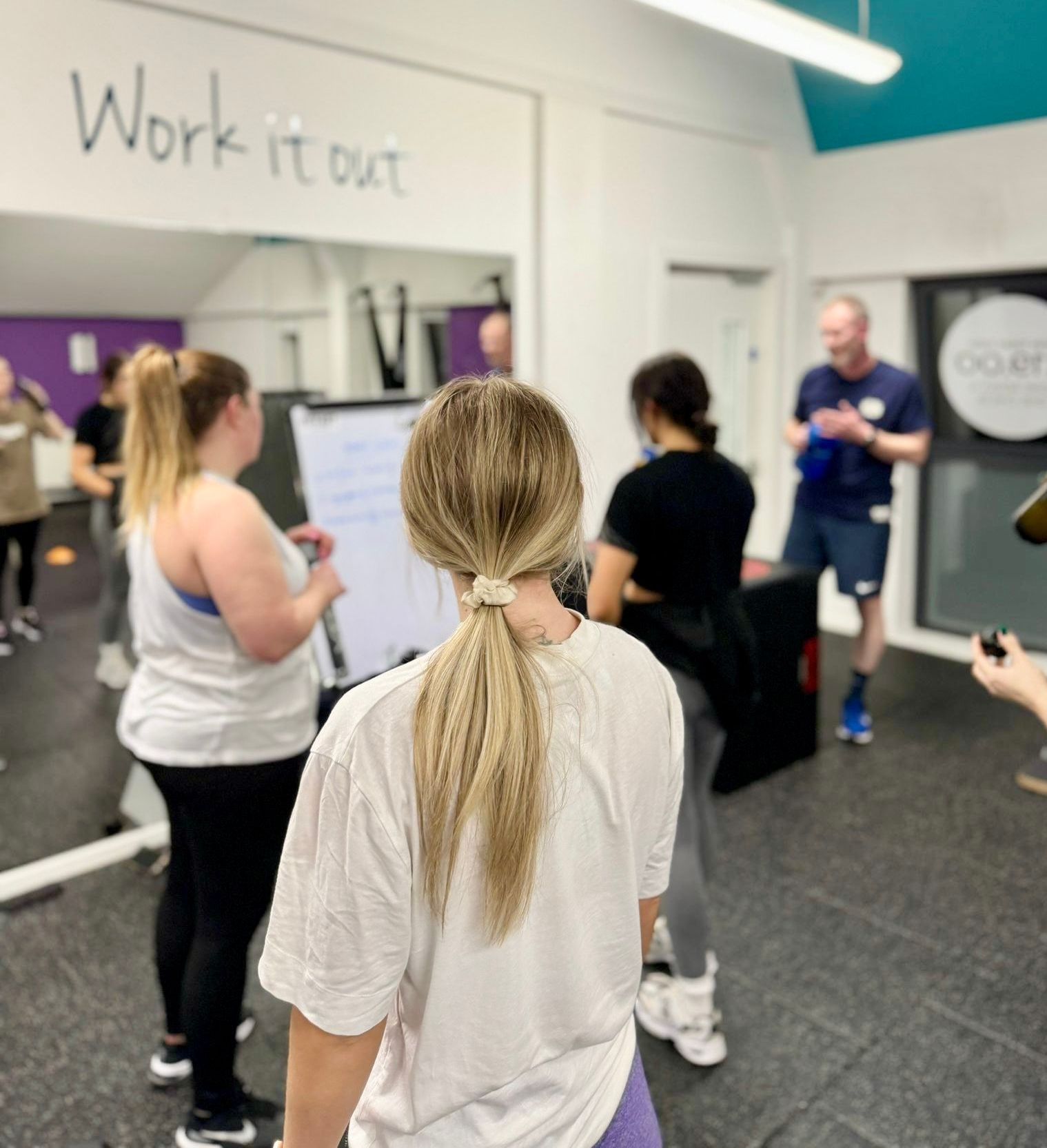 Glasgow PT Academy student training in level 3 PT course at Smart Gym Pollok