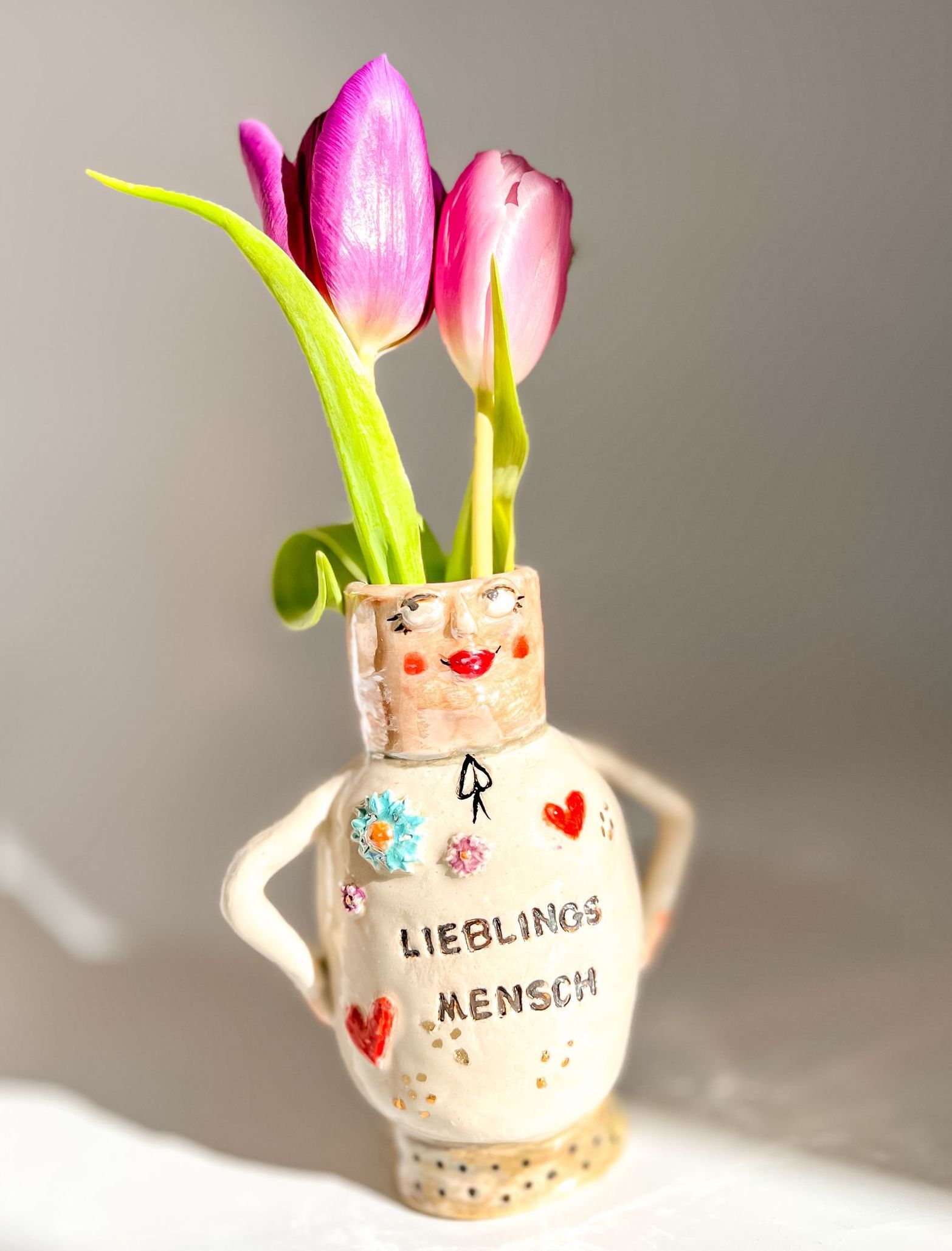 lustige Vase mit Gesicht