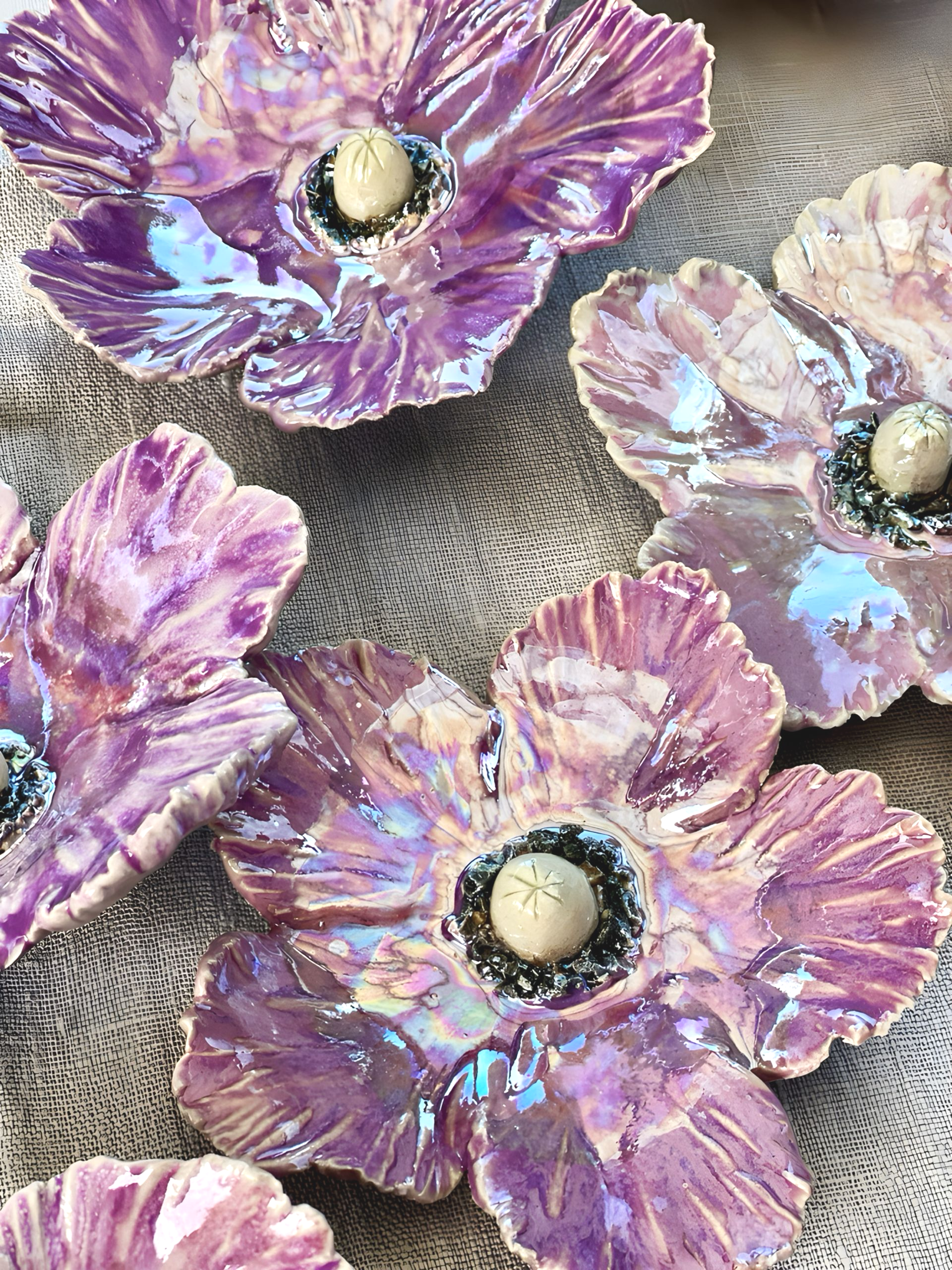 Keramikblüten in lila frostfest