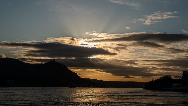 Drachenfels Sonnenaufgang