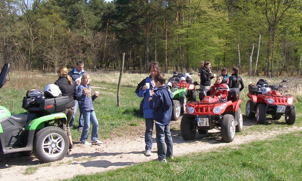Quad fahren mit Freunden und Familie Brandenburg