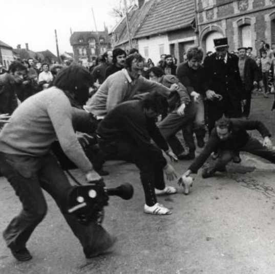 L'indien, film de la série Avoir ans de Jacques Willemont (1974) et La choule, film réalisé par Willemont (1973) pour son master d'ethnologie à Nanterre (jury : Jean Rouch (sic), Eric de Dampierre, Patrick Menget et Roger Morillère)..