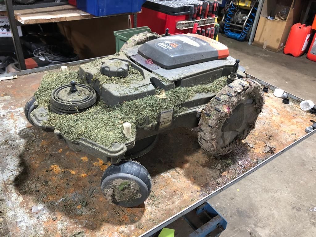 Automower reinigen & Winterlagerung