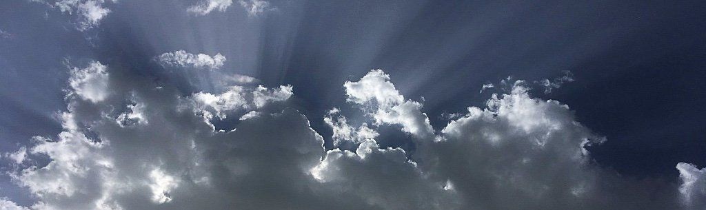 Licht hinter Wolken Wolken Silver Lining düsterer Himmel