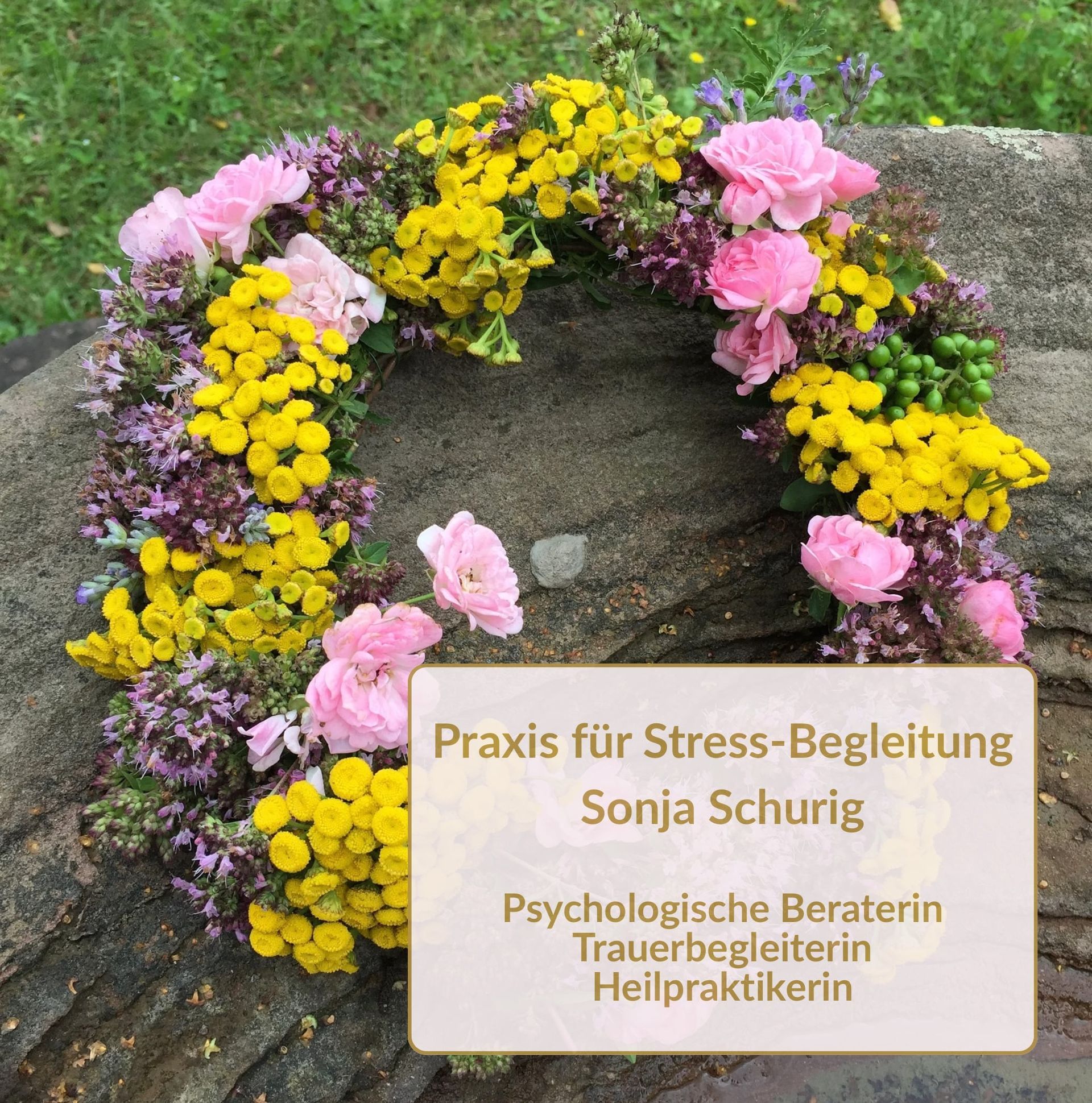 Blumenkranz mit Rosen, Rainfarn, Dost, Lebenskranz, Symbol