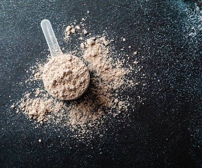 Insekten werden zu Mehl gemahlen um sie zu essen