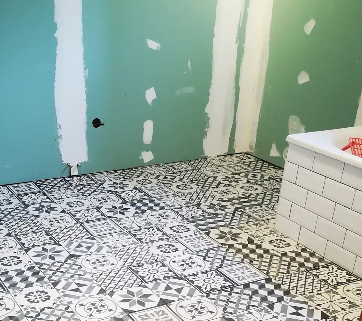Pose de carrelage salle de bain en Normandie