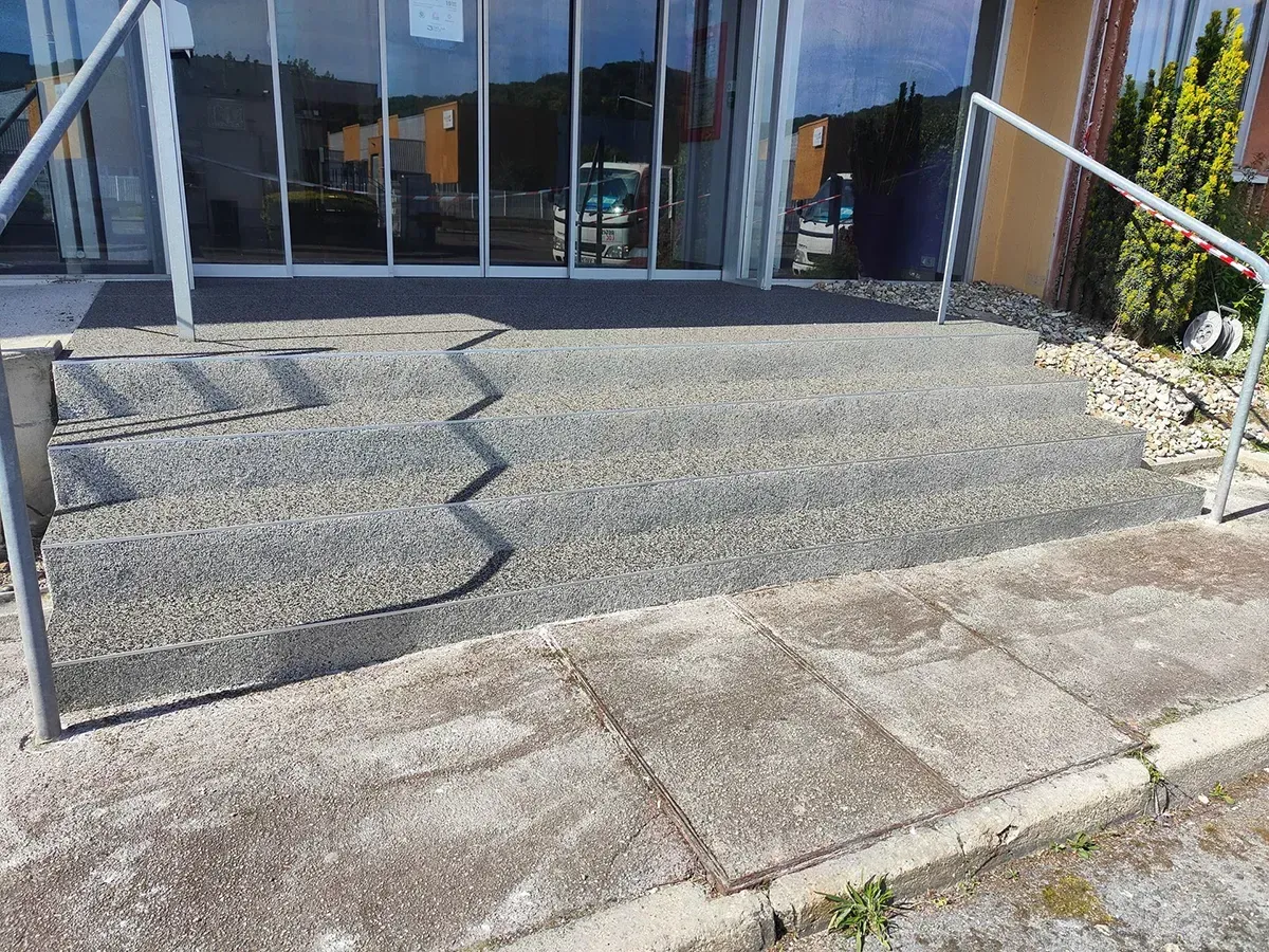 escalier moquette de pierre Normandie