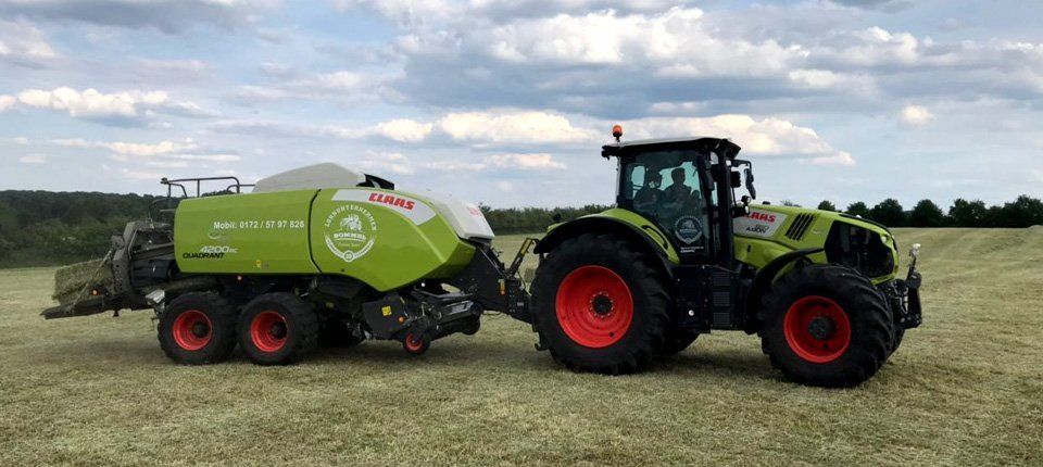 Quaderballenpresse: Claas Quadrant 4200