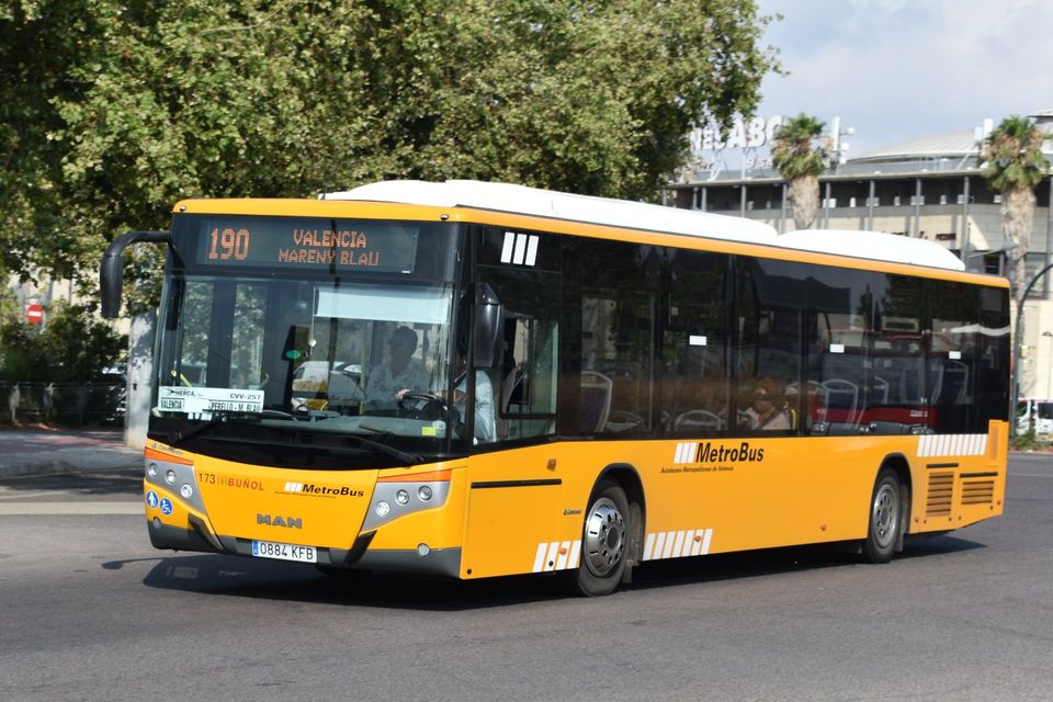 En temporada alta se reforzaban los servicios con autobuses urbanos de Buñol (integrada en GT. Grupo Transvía).