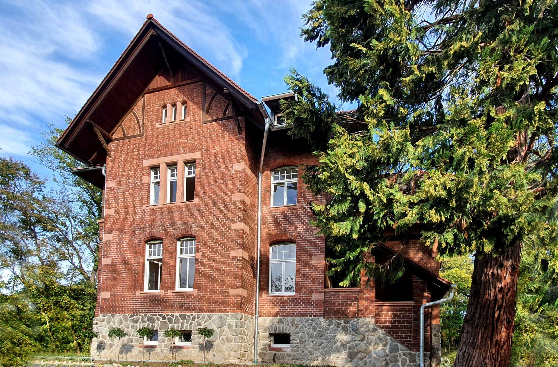 Schloss Heiligenberg Seeheim-Jugenheim Gärtnervilla Stilvolle Räumlichkeiten in Gärtnervilla mieten