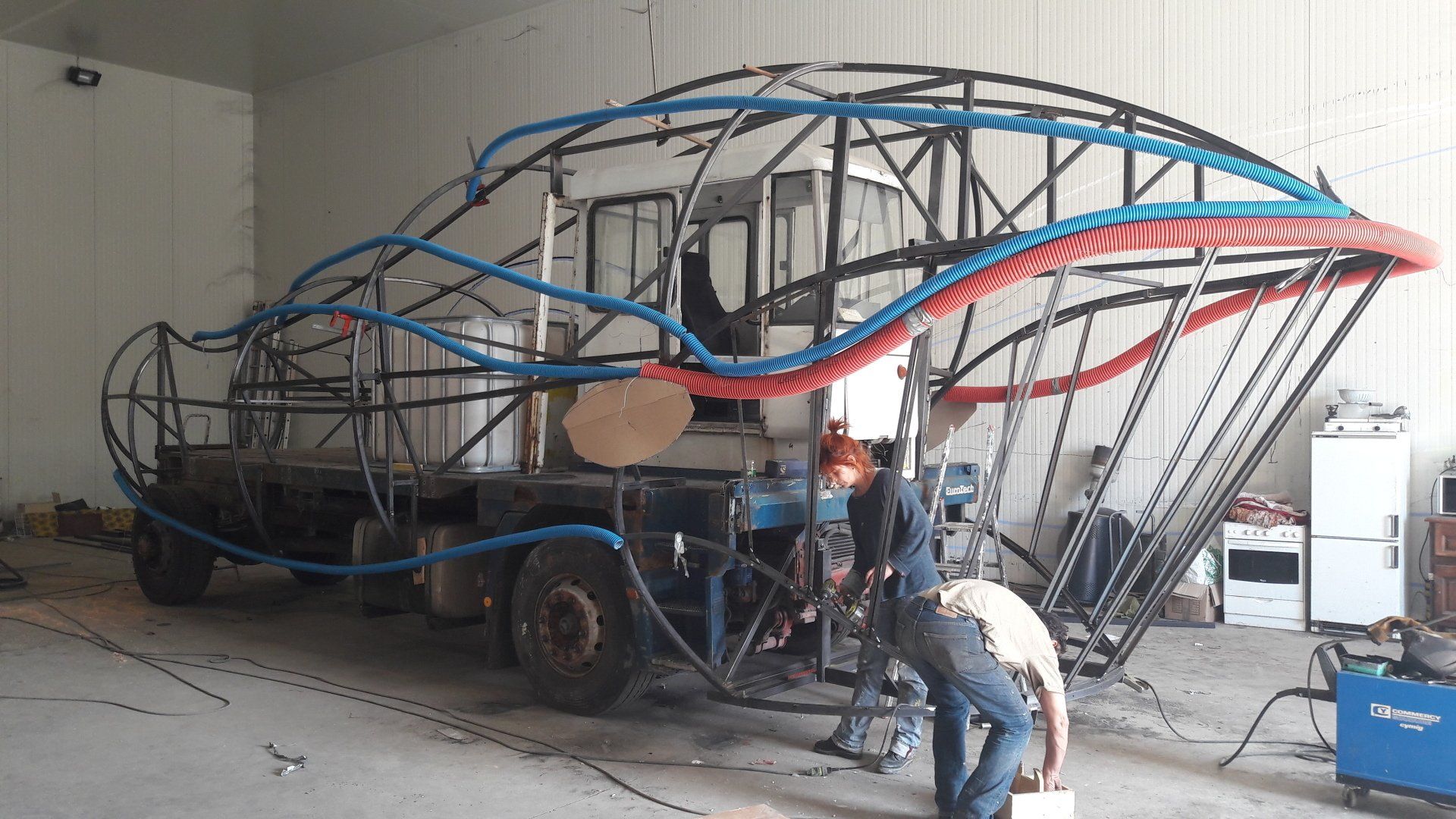 Création de la baleine du spectacle The Whale Street de la Compagnie CPPP