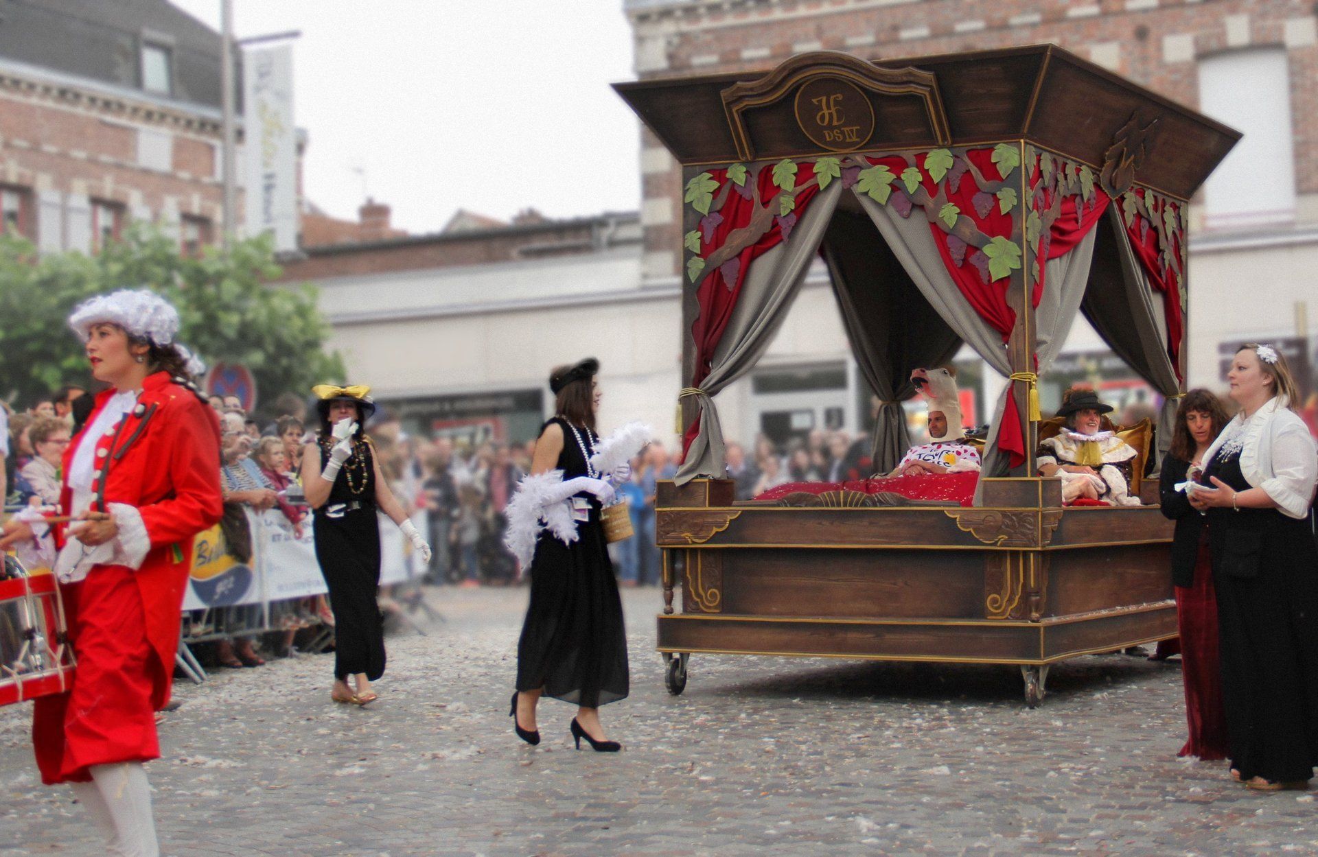 Celebraciones de las fiestas históricas de Henri IV, decorados de la Compañía CPPP