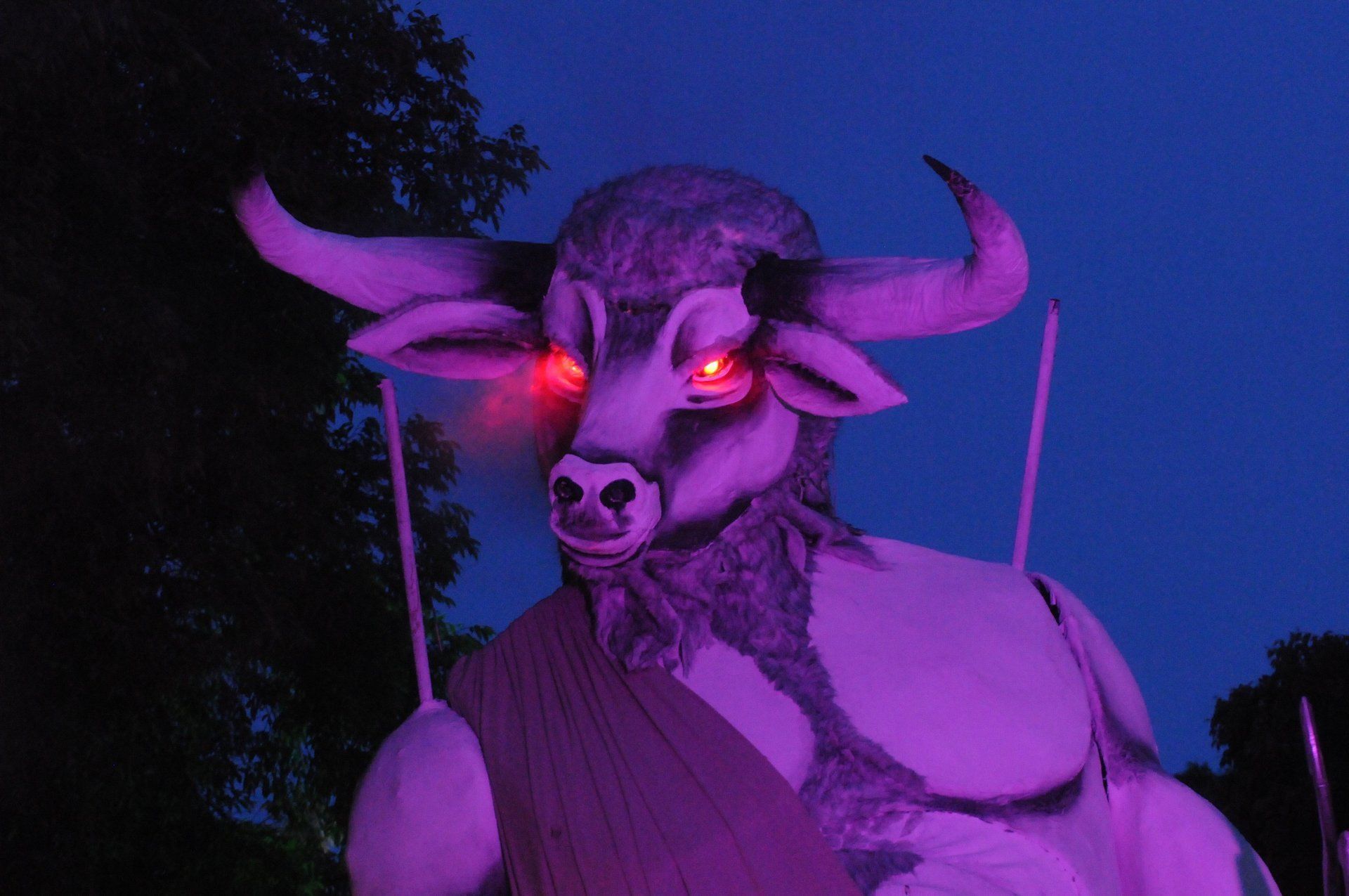 Decorado de la Pegoulade, Feria de Nîmes, por la Compañía CPPP