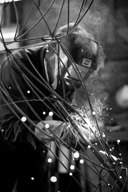 Creation of sets in the workshop of the CPPP Company, located in the south of France.