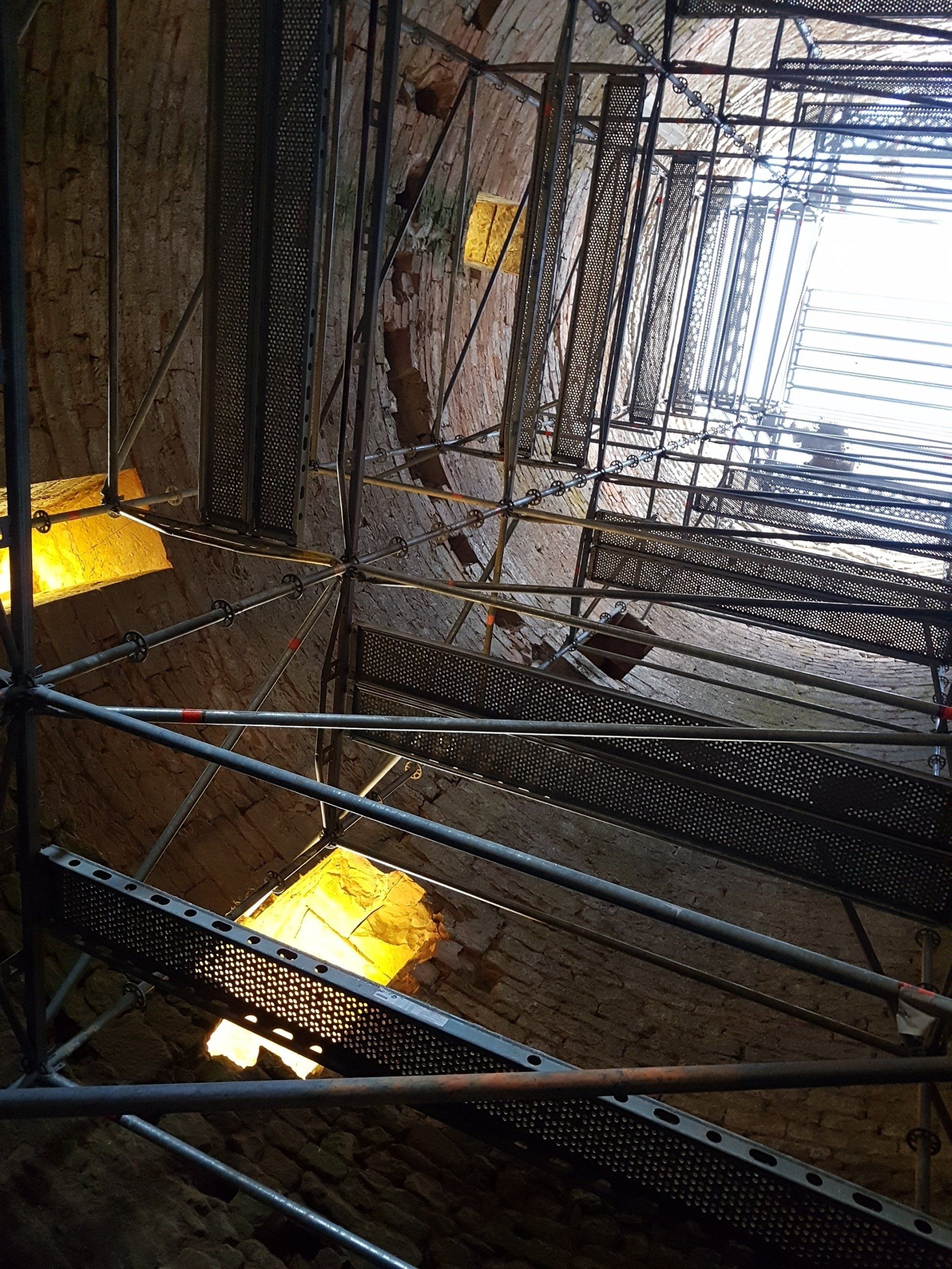 MAJE échafaudages interieur Donjon