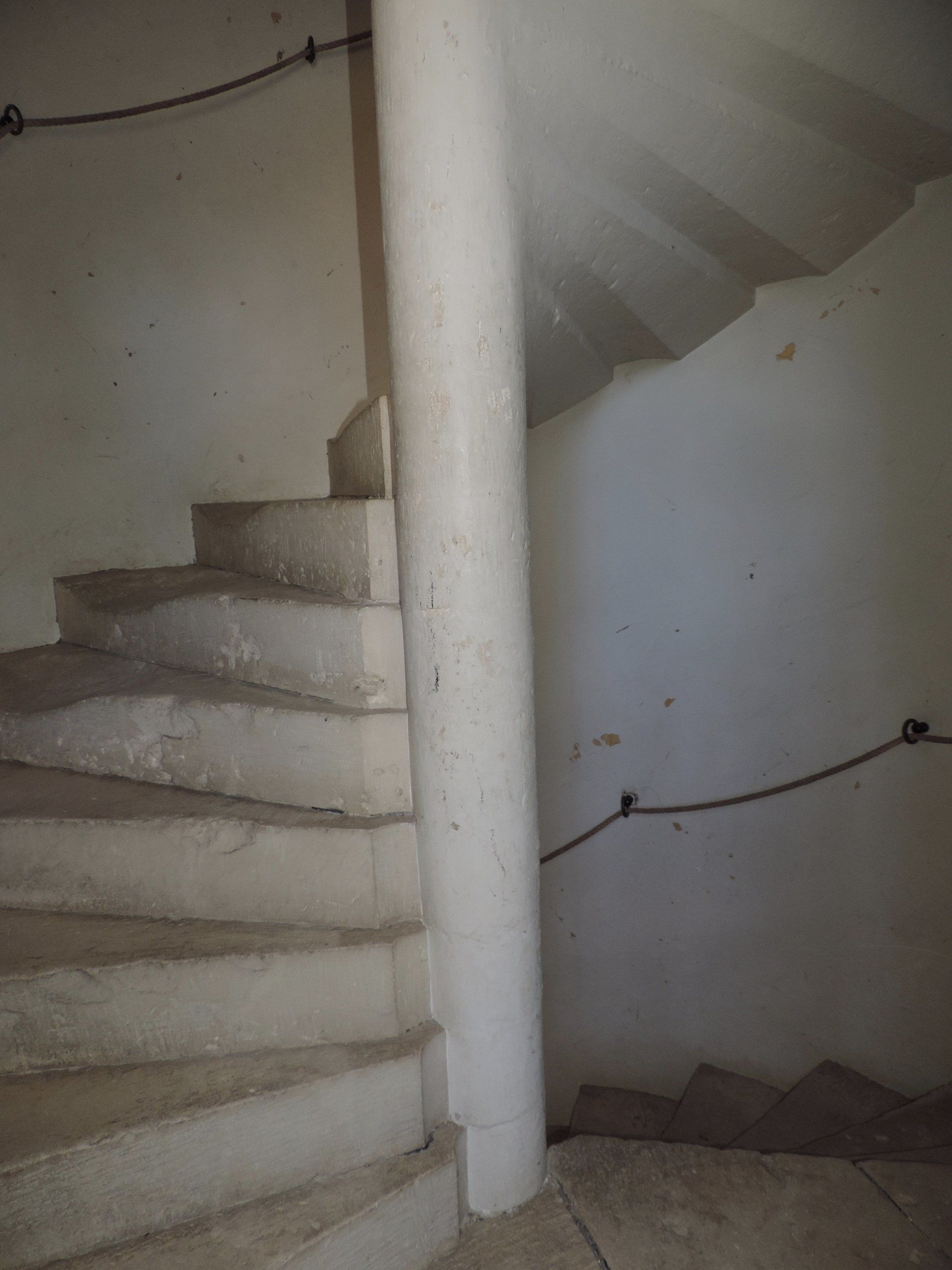 escalier à vis en pierre