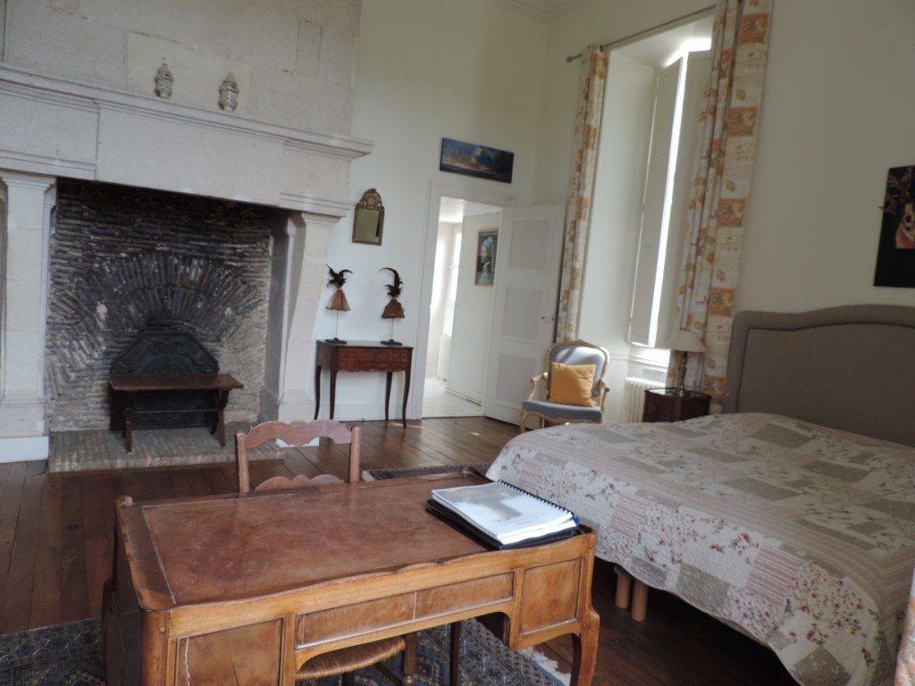 chambre château avec cheminée