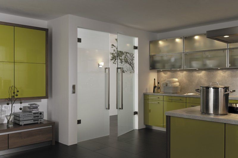 Bild: Küche mit Ganzglastür
