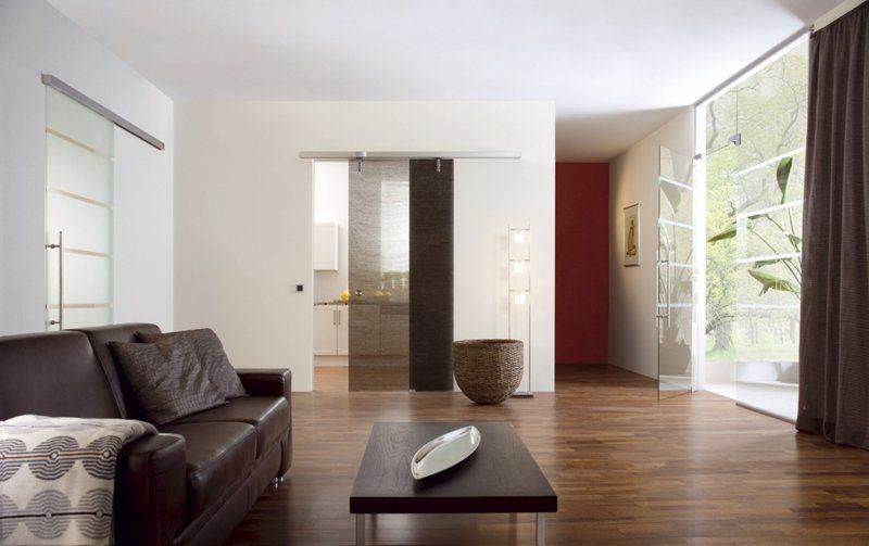 Bild: Wohnzimmer mit Ganzglastür
