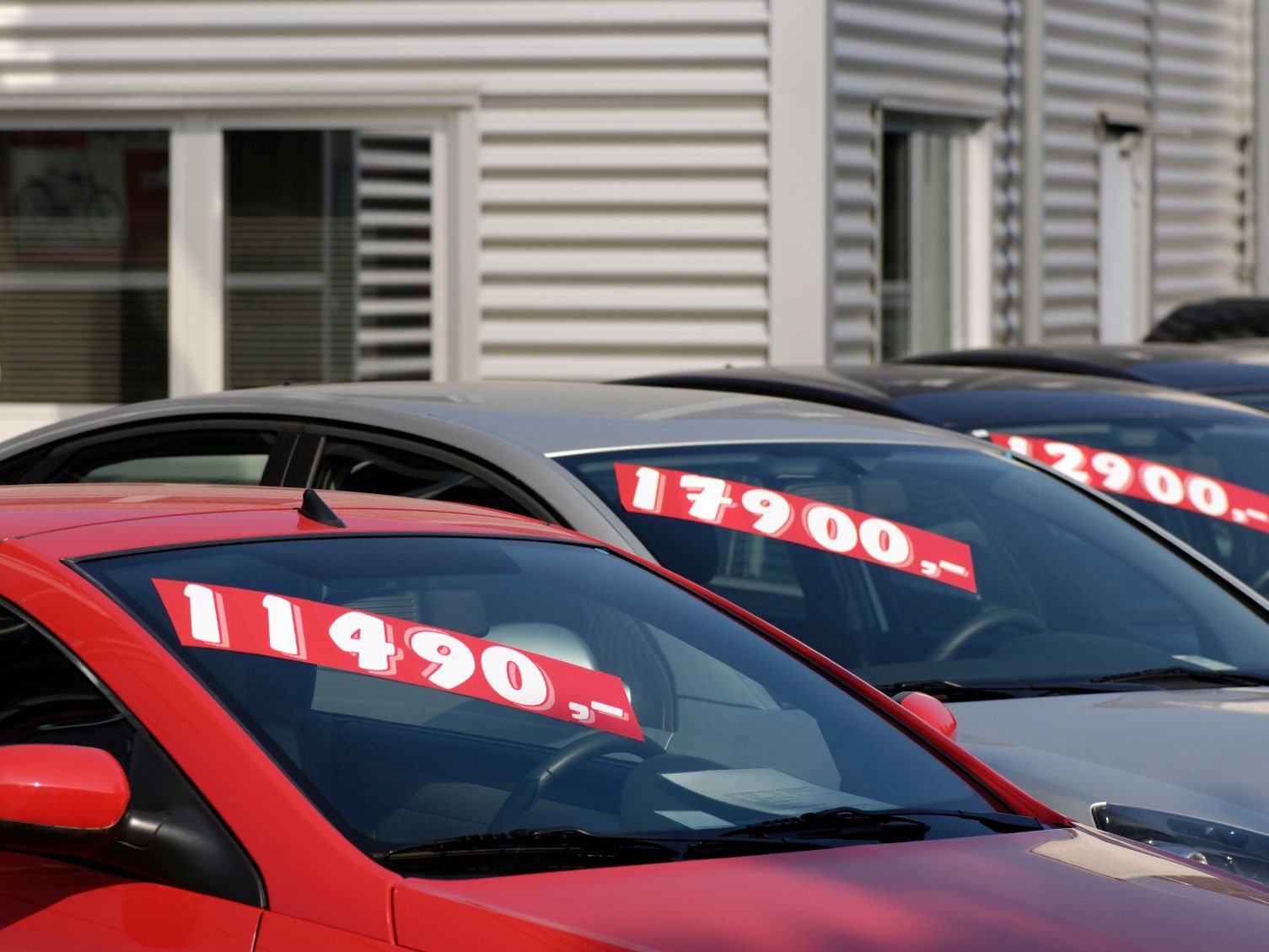 Da wir schon seit einigen Jahren mit namhaften Banken zusammenarbeiten, ist eine Vollfinanzierung ohne Anzahlung möglich! Da wir schon seit einigen Jahren mit namhaften Banken zusammenarbeiten, ist eine Vollfinanzierung ohne Anzahlung möglich! Eine Kreditablösung Ihres Gebrauchten bieten wir Ihnen bei Ankauf oder Inzahlungnahme ebenfalls an. Bitte setzen Sie sich mit uns in Verbindung, wir beraten Sie gerne!