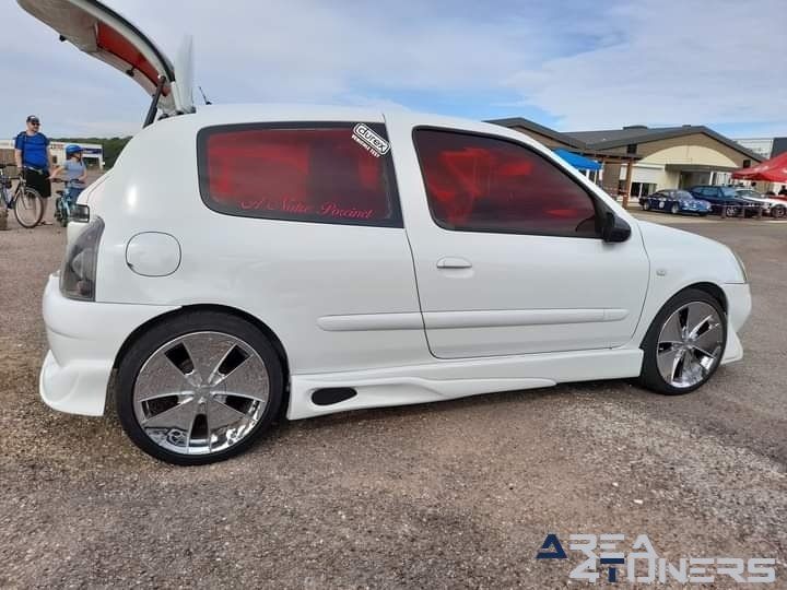 Irresistible Car 52
Imagen del reportaje de la revista Tuning Area4tuners.es, de la concentración de coches Tuning del año 2022 en Montigny Le Roi, Francia