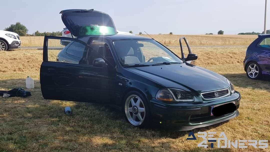 Meeting Vip Selection
Imagen del reportaje de la revista Tuning Area4tuners.es, de la concentración de coches Tuning del año 2022 en Beaumont, Bélgica