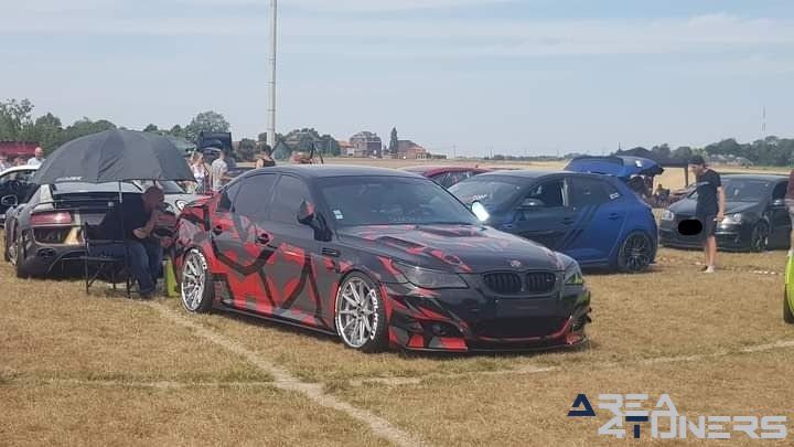 Gaz Man And Fast Car Team
Imagen del reportaje de la revista Tuning Area4tuners.es, de la concentración de coches Tuning del año 2022 en Taintignies, Francia