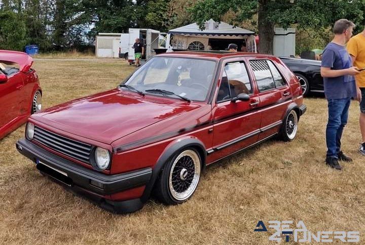 Low Squad Insolent Camping
Imagen del reportaje de la revista Tuning Area4tuners.es, de la concentración de coches Tuning del año 2022 en Cerfontaine, Bélgica