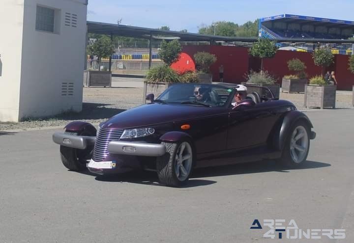 The Big Car Show
Imagen del reportaje de la revista Tuning Area4tuners.es, de la concentración de coches Tuning del año 2022 en Bugatti Circuit Lemans, Francia