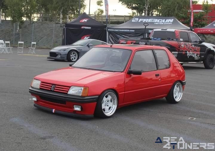 The Big Car Show
Imagen del reportaje de la revista Tuning Area4tuners.es, de la concentración de coches Tuning del año 2022 en Bugatti Circuit Lemans, Francia