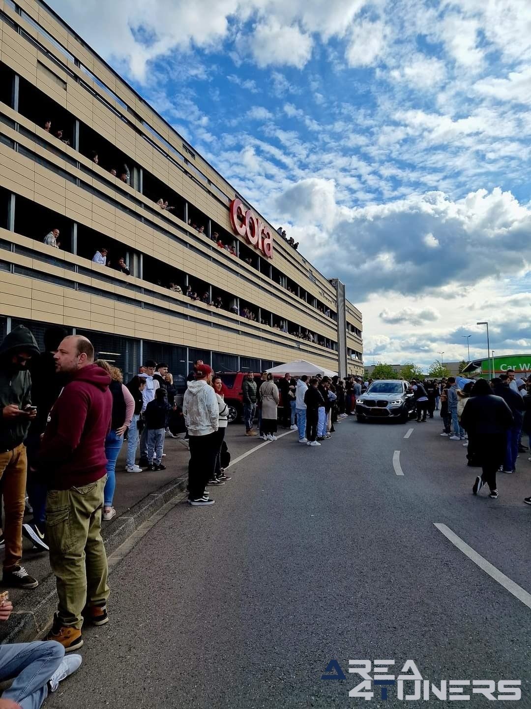 Modified & Grnch Summerevent
Imagen del reportaje de la revista Tuning Area4tuners.es, de la concentración de coches Tuning del año 2022 en Bertrange, Luxemburgo
