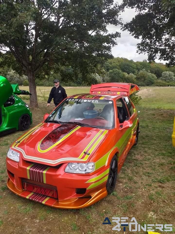 Rassemblent S.O.I.A.N.
Imagen del reportaje de la revista Tuning Area4tuners.es, de la concentración de coches Tuning del año 2022 en Moiniville, Francia