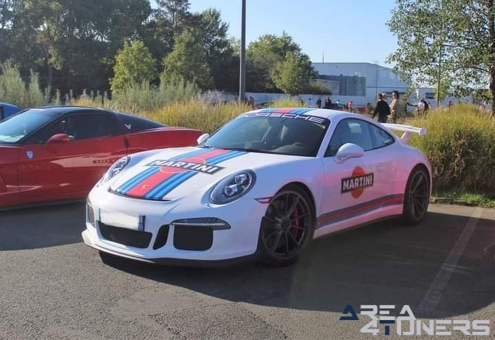 Rasso Association Handy Dreams
Imagen del reportaje de la revista Tuning Area4tuners.es, de la concentración de coches Tuning del año 2022 en Fleury Les Aubrais, Francia